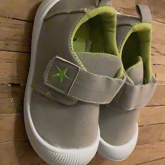 Shoes - Picture 2 of 3